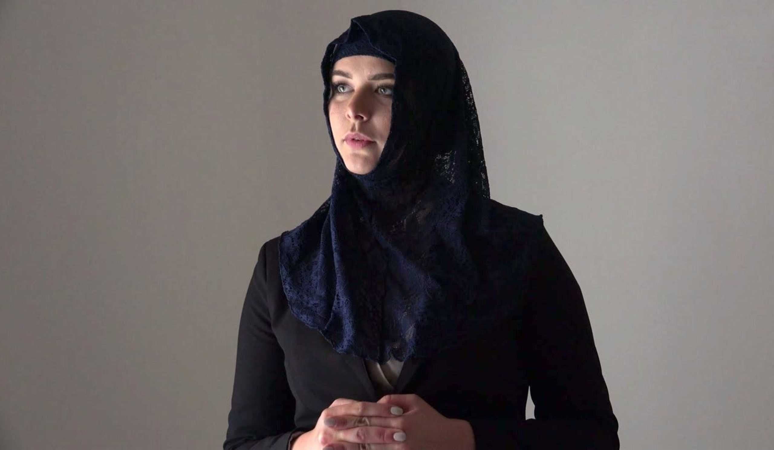 SexWithMuslims – Nikki Dream – Rich muslim lady Nikky Dream wants to buy apartments in Prague, CuckTube.net
