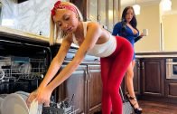 MomsLickTeens – Kimmy Granger, Zoe Bloom And Missy Martinez – Mom Is The Boss
