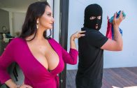 BrazzersExxtra – Gianna Dior And Vanna Bardot – She Sucked My Cock While I Called My GF!